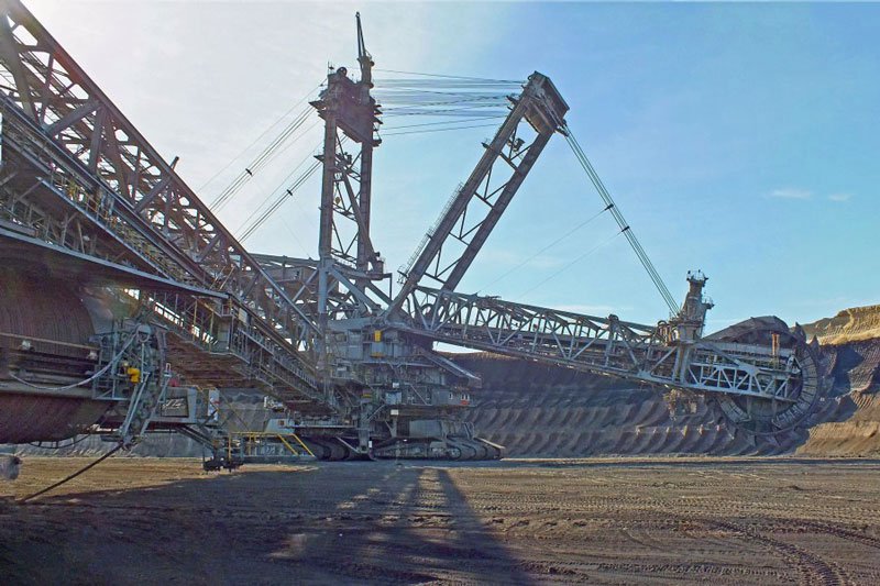 The Largest Equipment in the World: Giants of Human Engineering